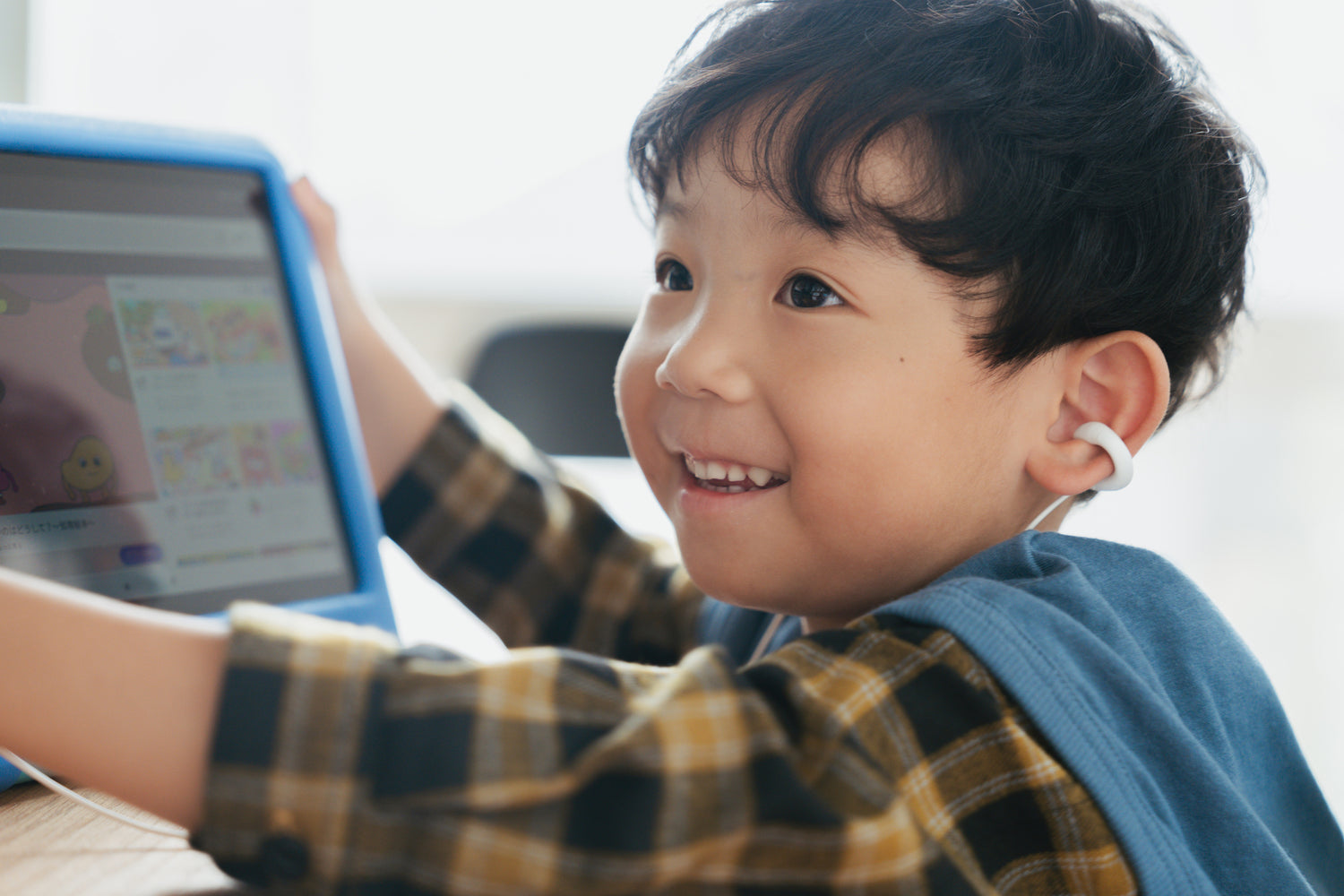 ambie sound earcuffs AM-02 White