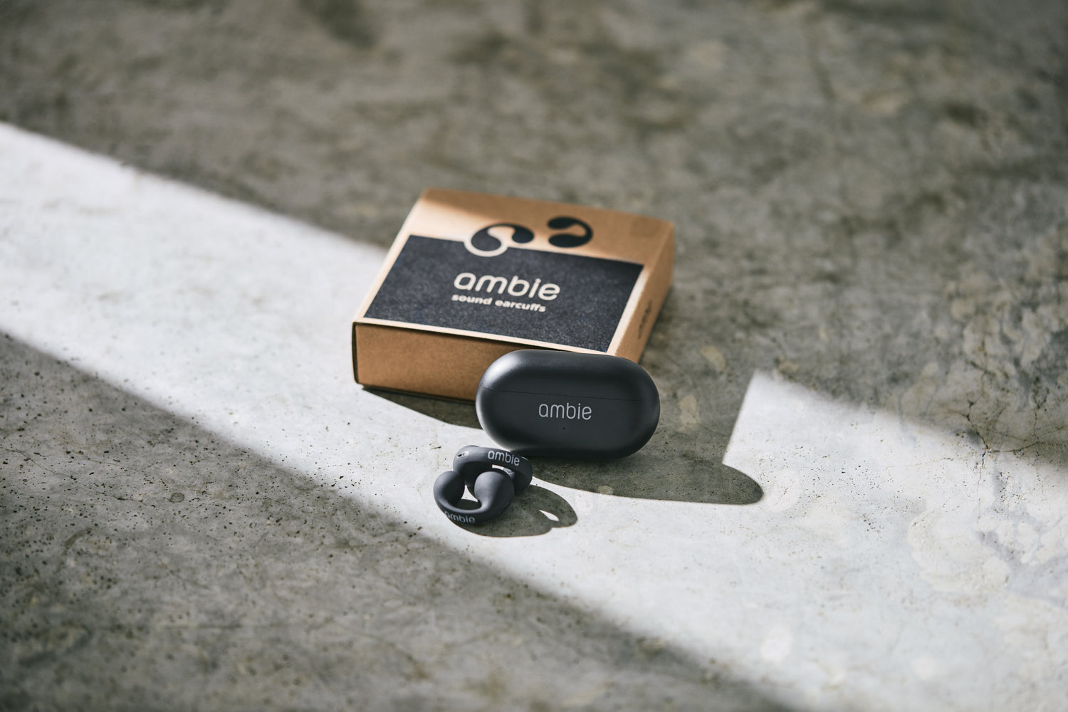 ambie sound earcuffs AM-TW02 Black × Black