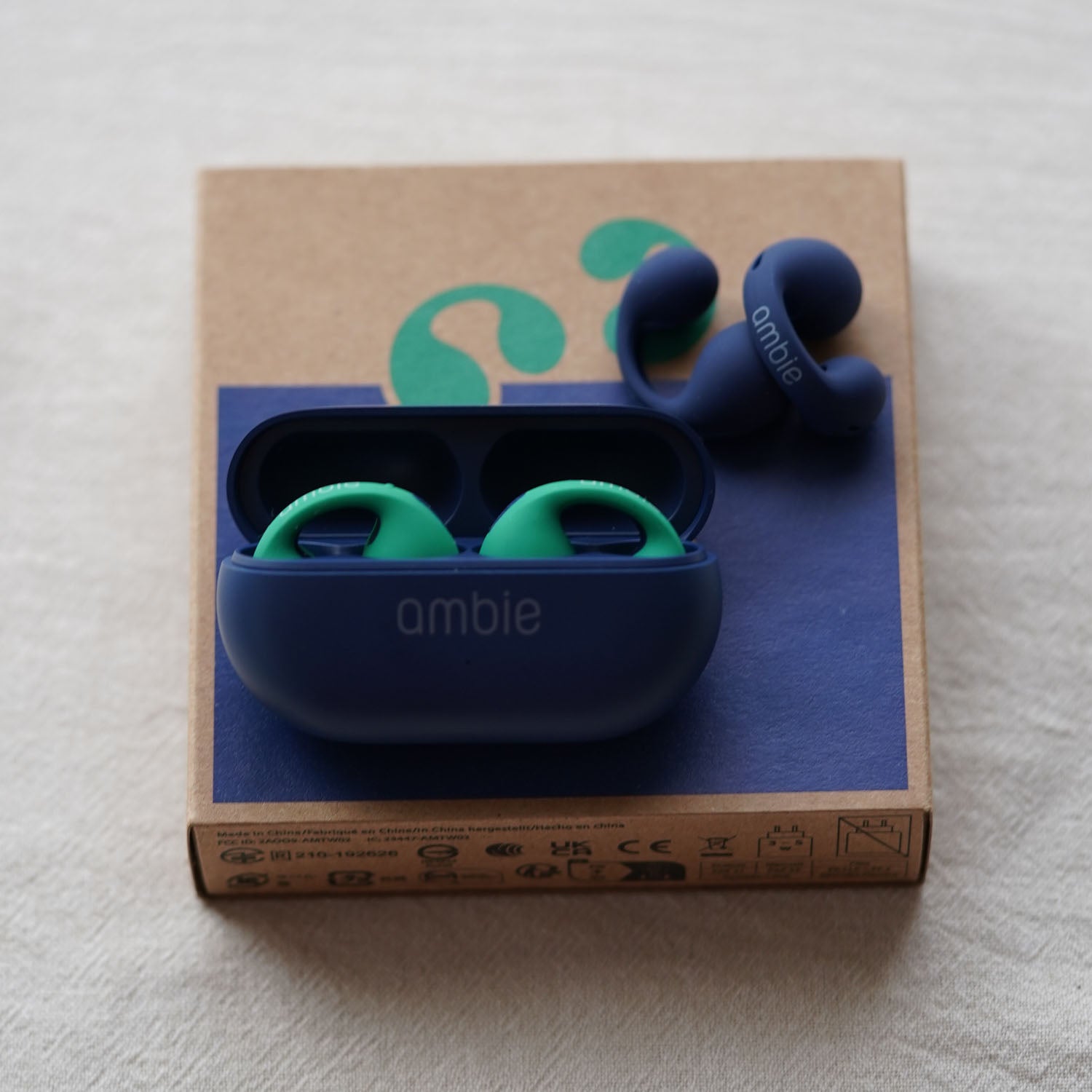 ambie sound earcuffs AM-TW02スターターセット