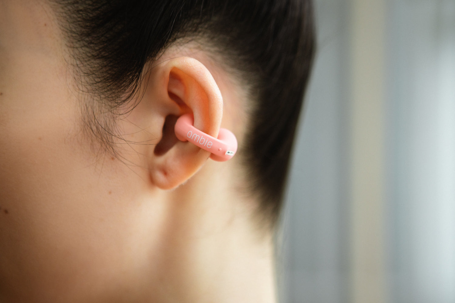 ambie sound earcuffs AM-TW02 Flamingo × Beige