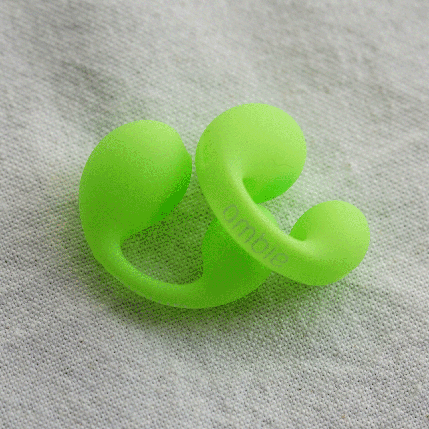 AM-TW02 COLOR(Neon Green)|ながら聴きイヤホンambie公式 – ambie STORE AM-TW02 COLOR(Neon Green)|ながら聴きイヤホンambie公式 – ambie STORE