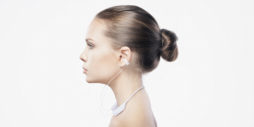 ambie『wireless earcuffs(ワイヤレスイヤカフ)』 4月5日（木）発売 | 耳をふさがない“ながら聴き”イヤホンambie